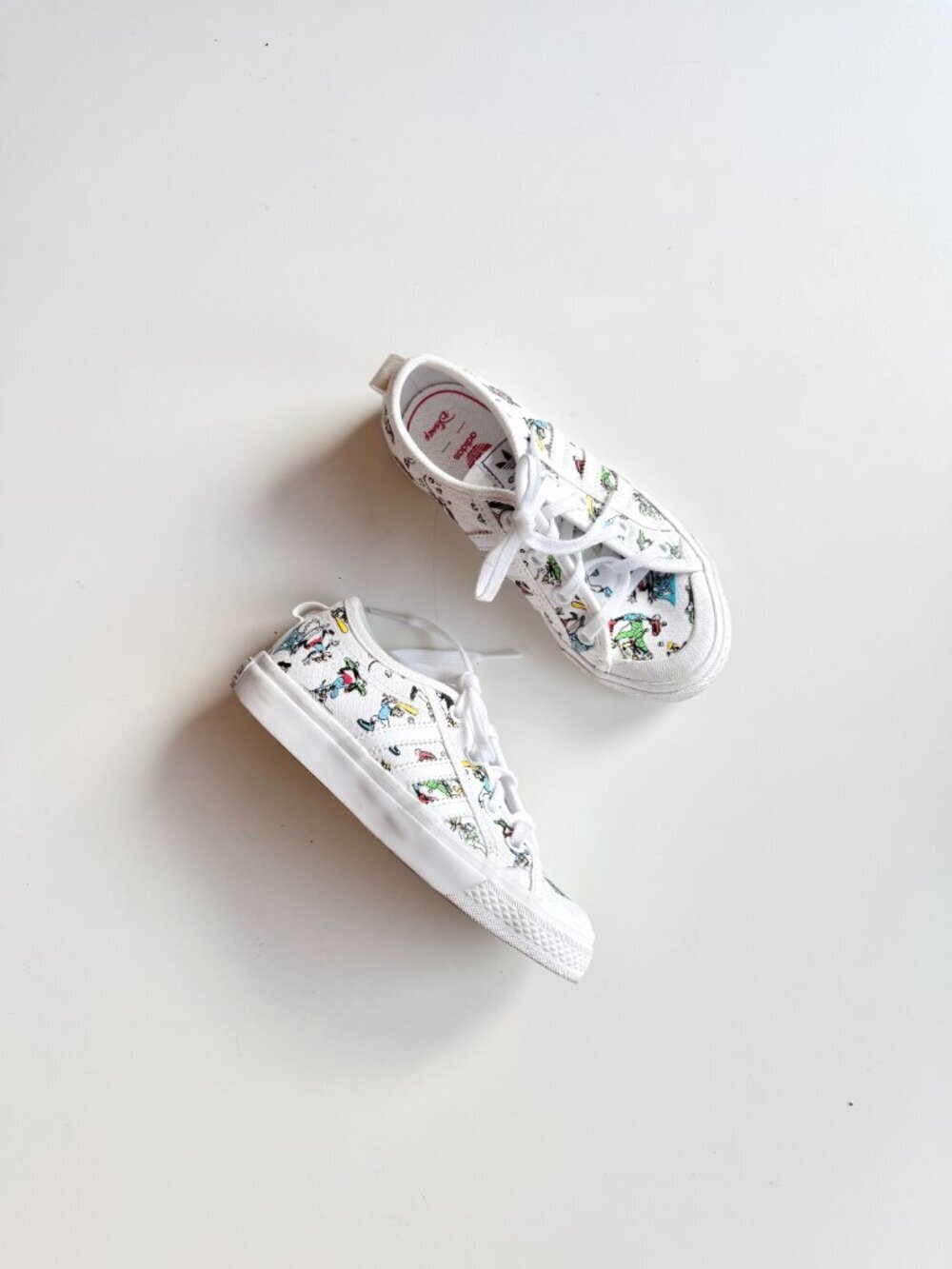 Kids' ADIDAS x DISNEY Nizza Goofy White Canvas Low Top Sneakers, Size 13